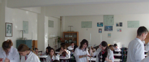 Imagine prezentare TEHNICIAN CHIMIST DE LABORATOR