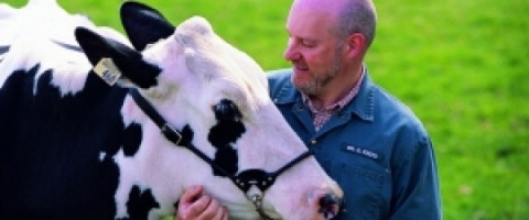 Imagine prezentare lucrator calificat in cresterea animalelor