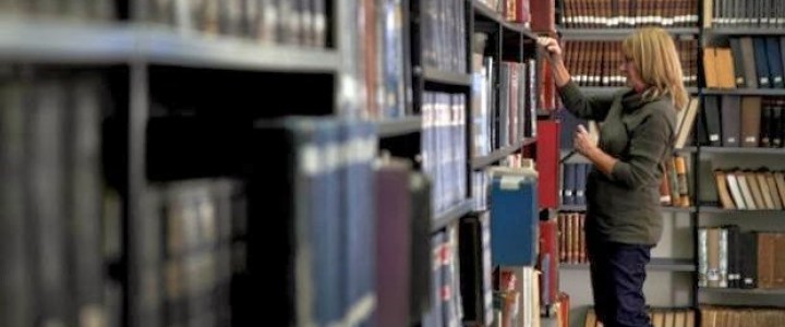 imagine BIBLIOTECAR STUDII MEDII