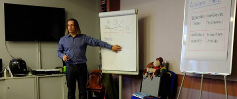 Imagine prezentare Dezvoltarea Relatiilor cu Clientii