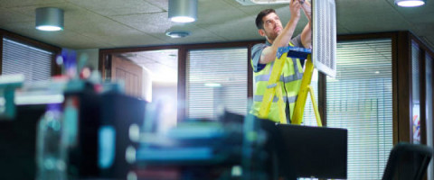 Imagine prezentare ELECTRICIAN ÎN CONSTRUCȚII