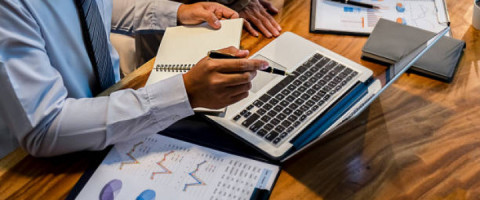 Imagine prezentare TEHNICIAN IN ADMINISTRATIE