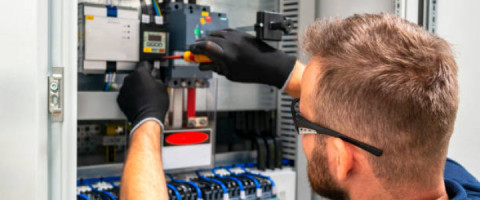 Imagine prezentare TEHNICIAN INSTALATII ELECTRICE