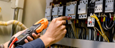 Imagine prezentare TEHNICIAN INSTALATII ELECTRICE