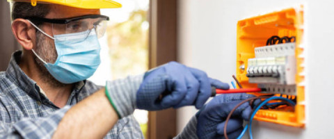 Imagine prezentare TEHNICIAN INSTALATII ELECTRICE