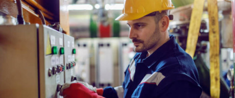 Imagine prezentare TEHNICIAN INSTALATII ELECTRICE