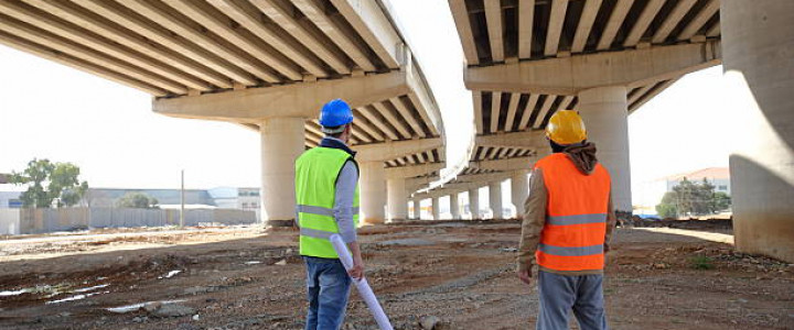 imagine CONSTRUCTOR DRUMURI SI PODURI