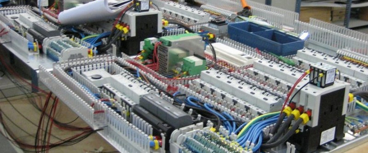 imagine ELECTRICIAN ÎN CONSTRUCTII