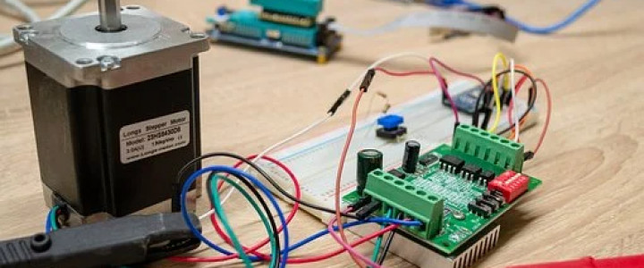 imagine ELECTRICIAN ÎN CONSTRUCTII
