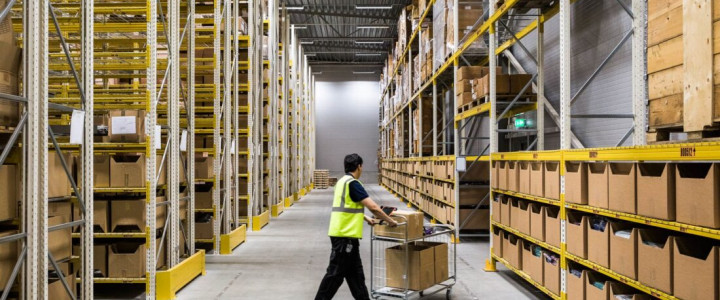 imagine RECEPTIONER DISTRIBUITOR